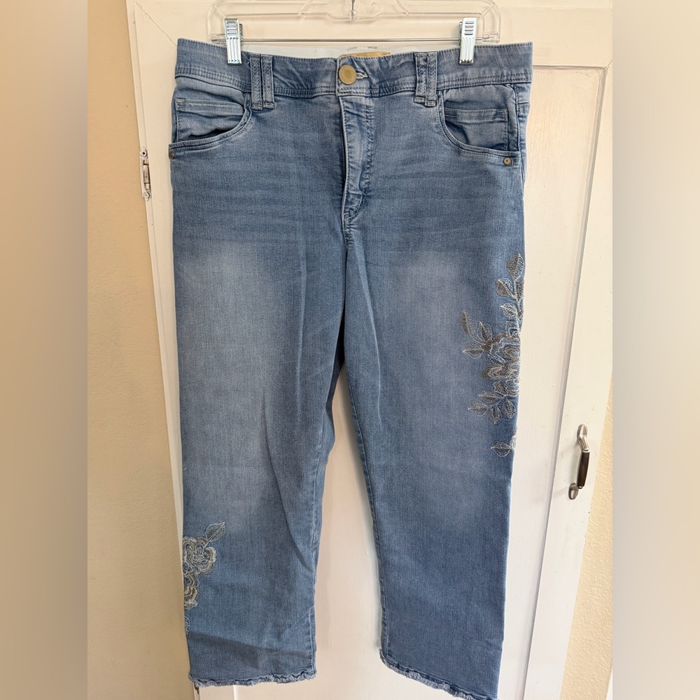 Democracy Light Blue Embroidered Cropped Jeans